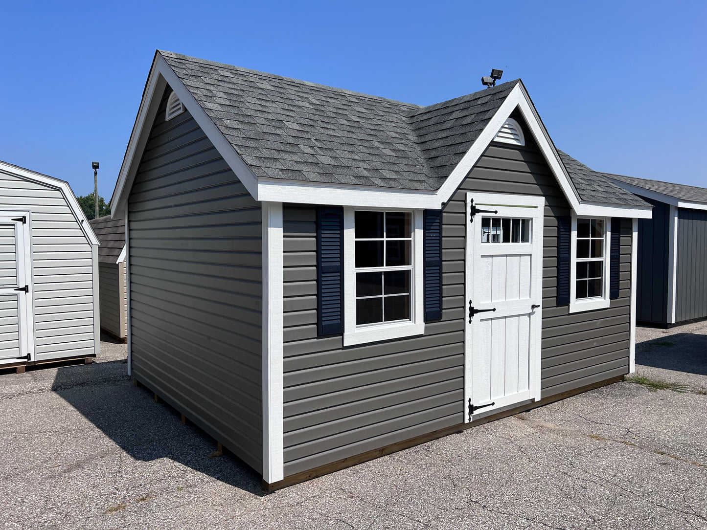 12x16 Vinyl Deluxe Chalet - QP911