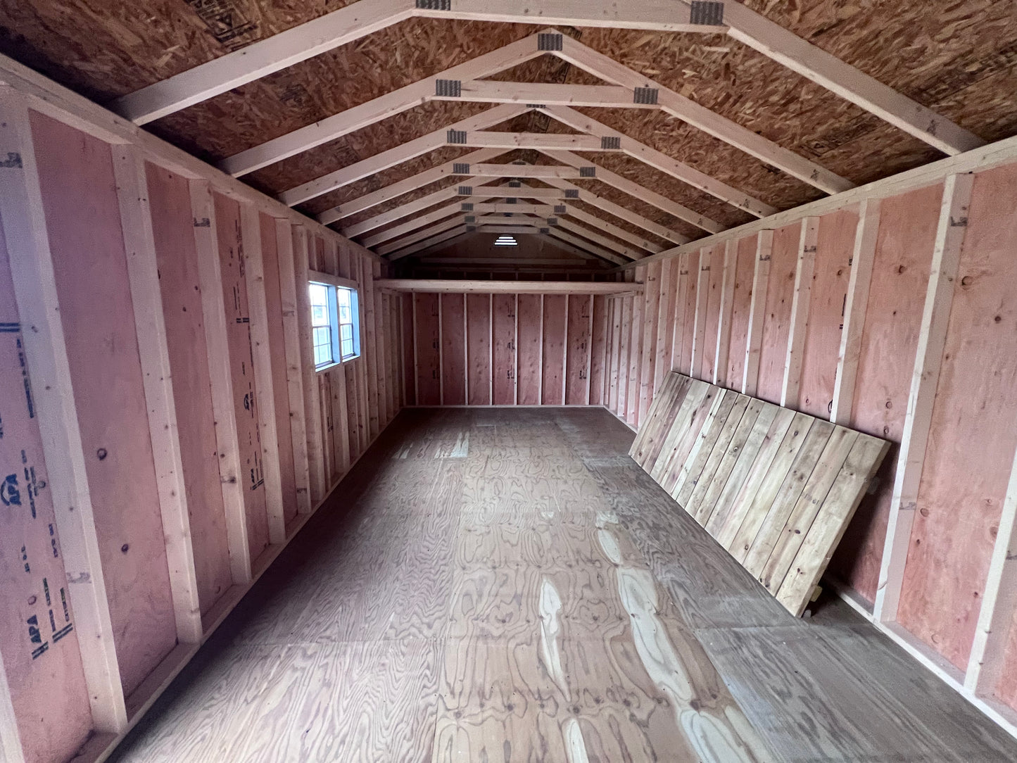 12x24 Painted Garage w/ Deluxe - QP329