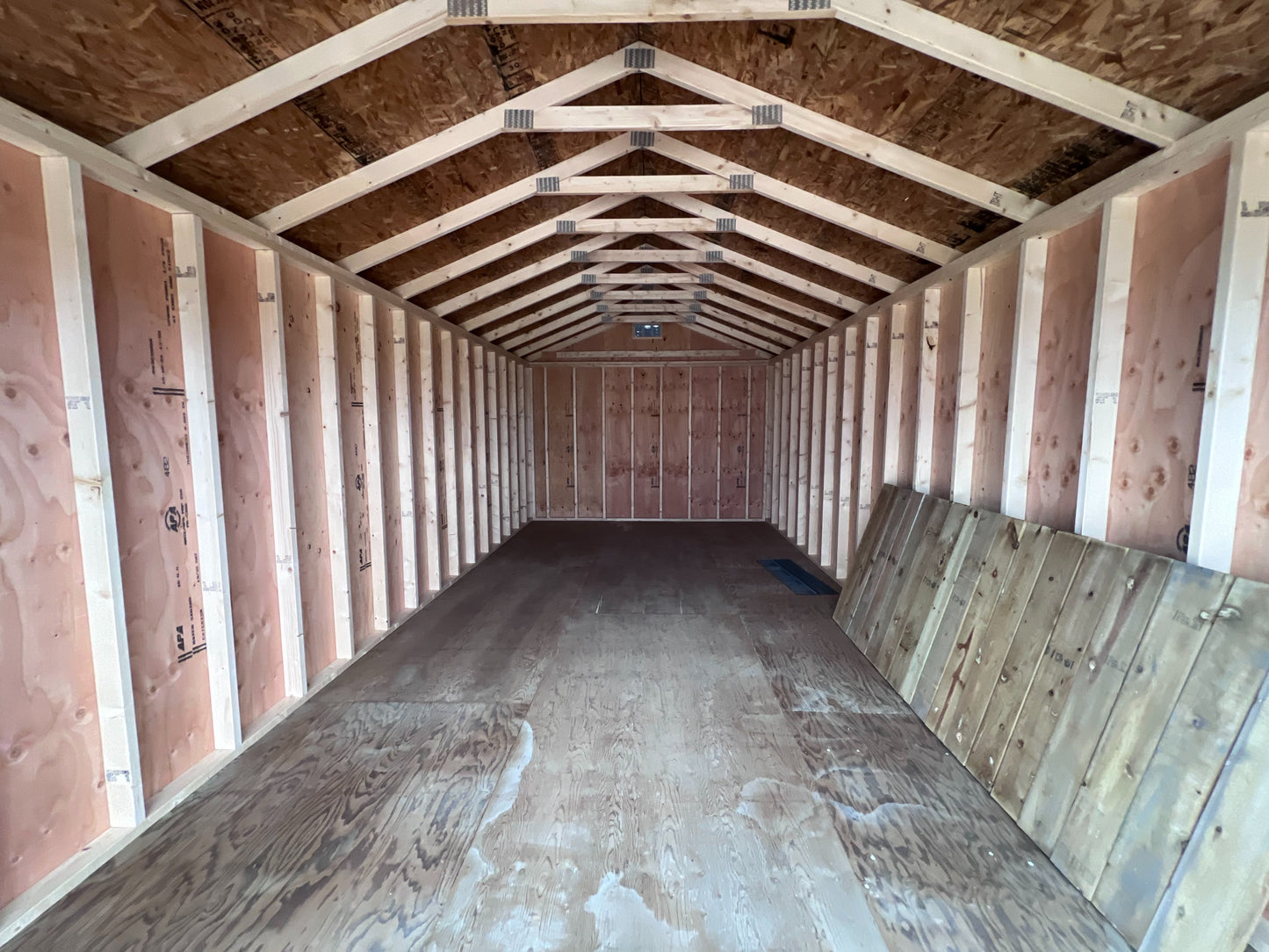 12x24 Painted Garage - QP331