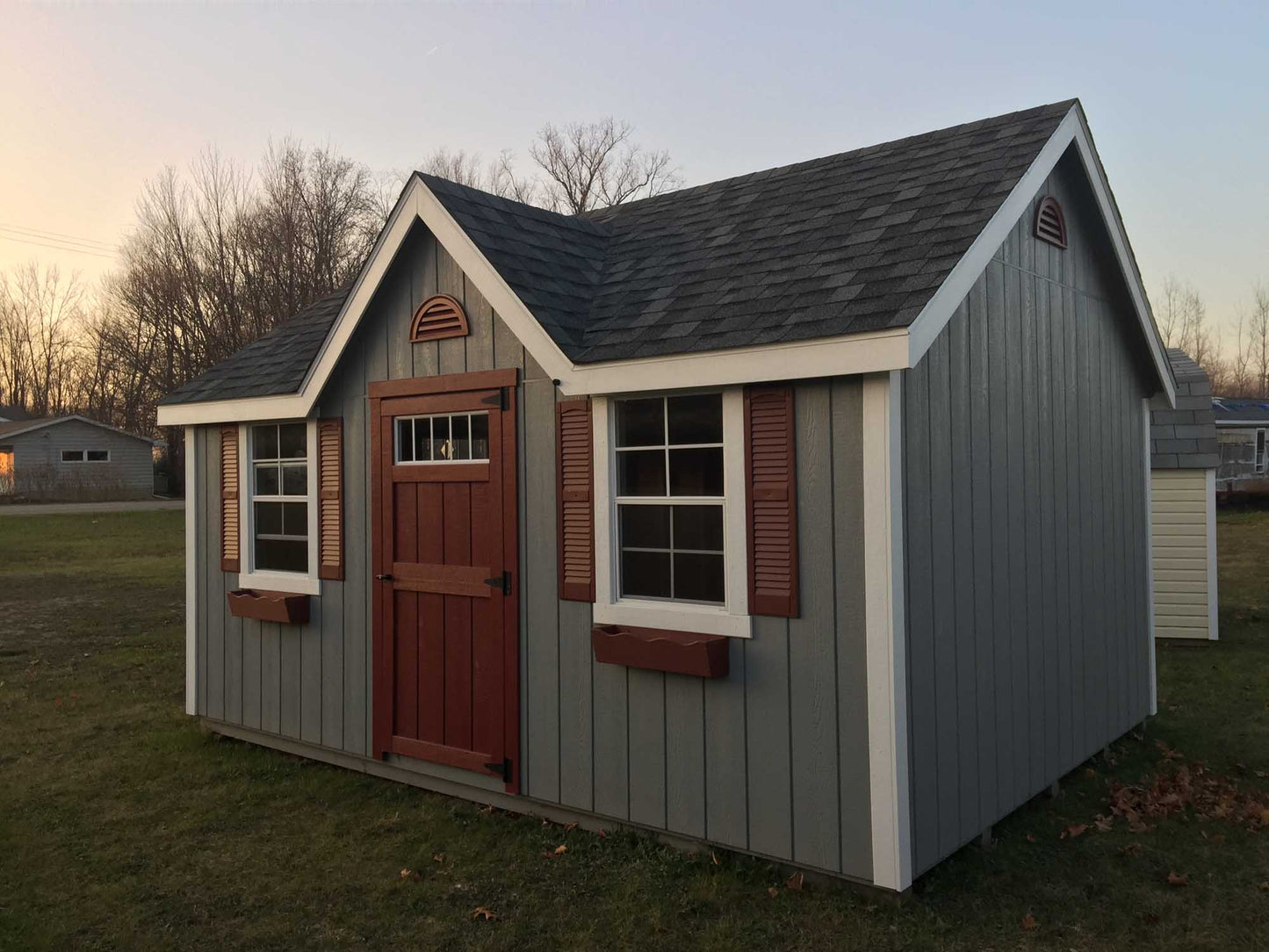 Chalet - Painted w/ Deluxe Pkg