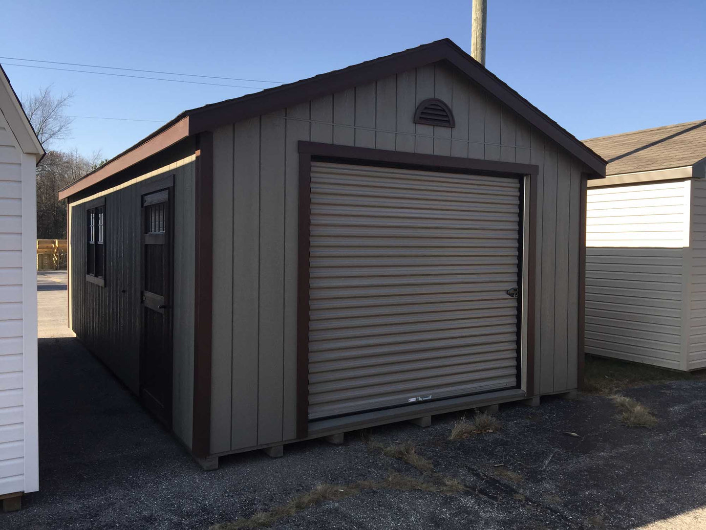 Garage - Painted w/ Deluxe Pkg