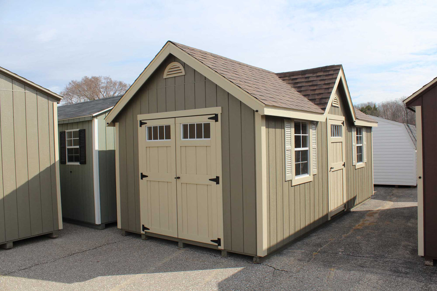 Chalet - Painted w/ Deluxe Pkg