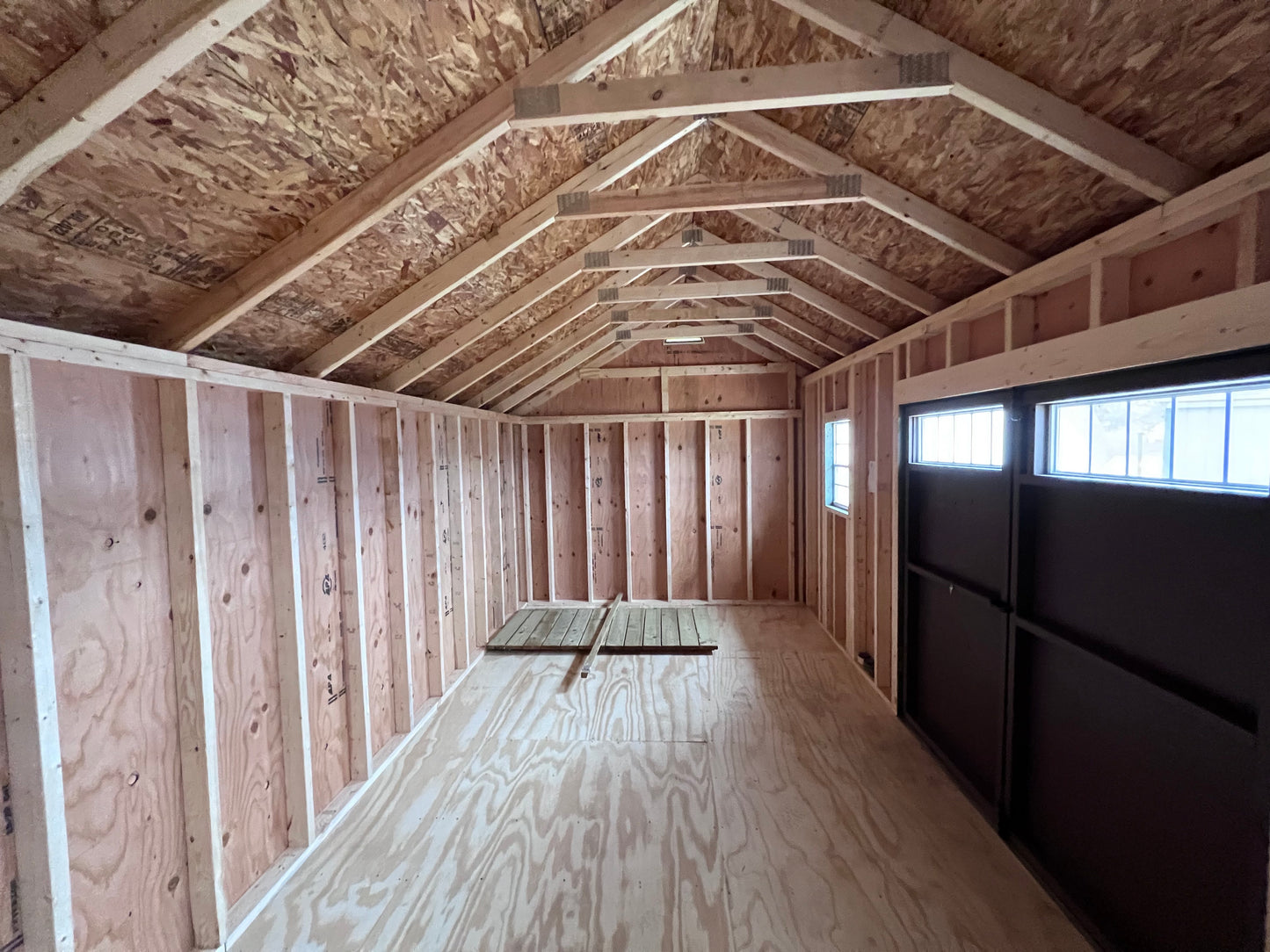 10x20 Painted Carriage House w/ Deluxe - QP519