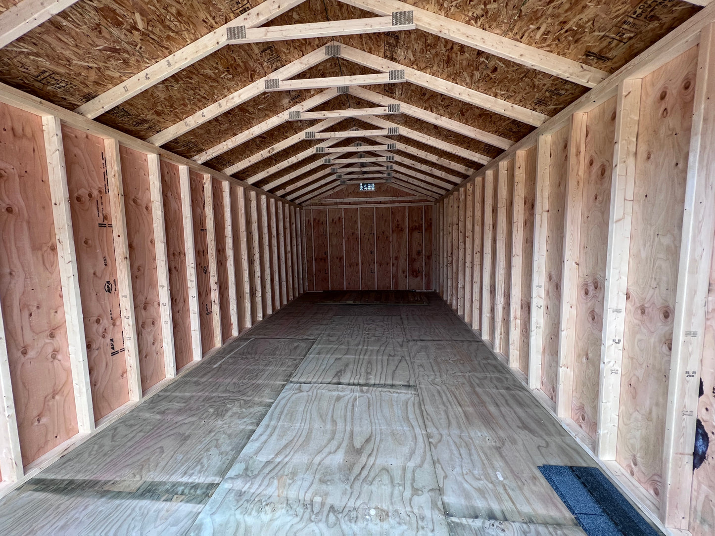 12x24 Painted Garage - QP331