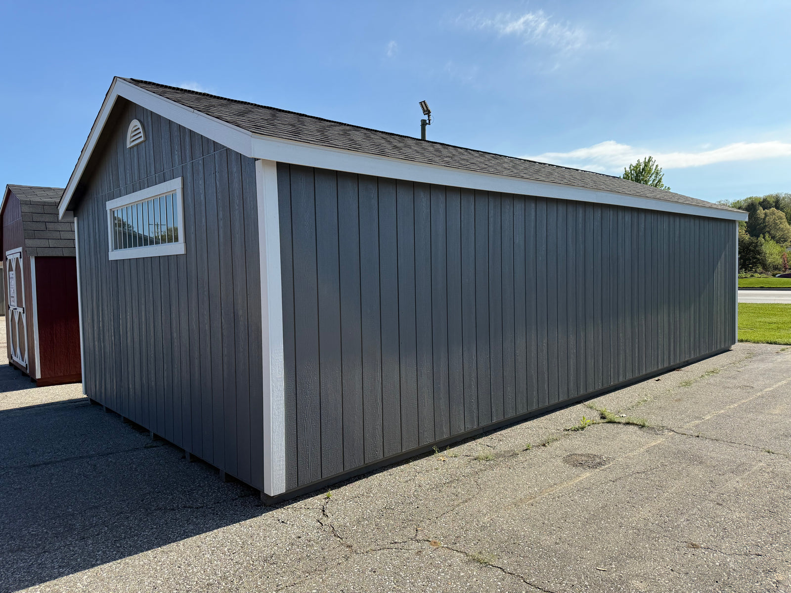 16x32 Painted Cottage w/ Deluxe - Cedar Springs Lot - Cedar Rock Barns