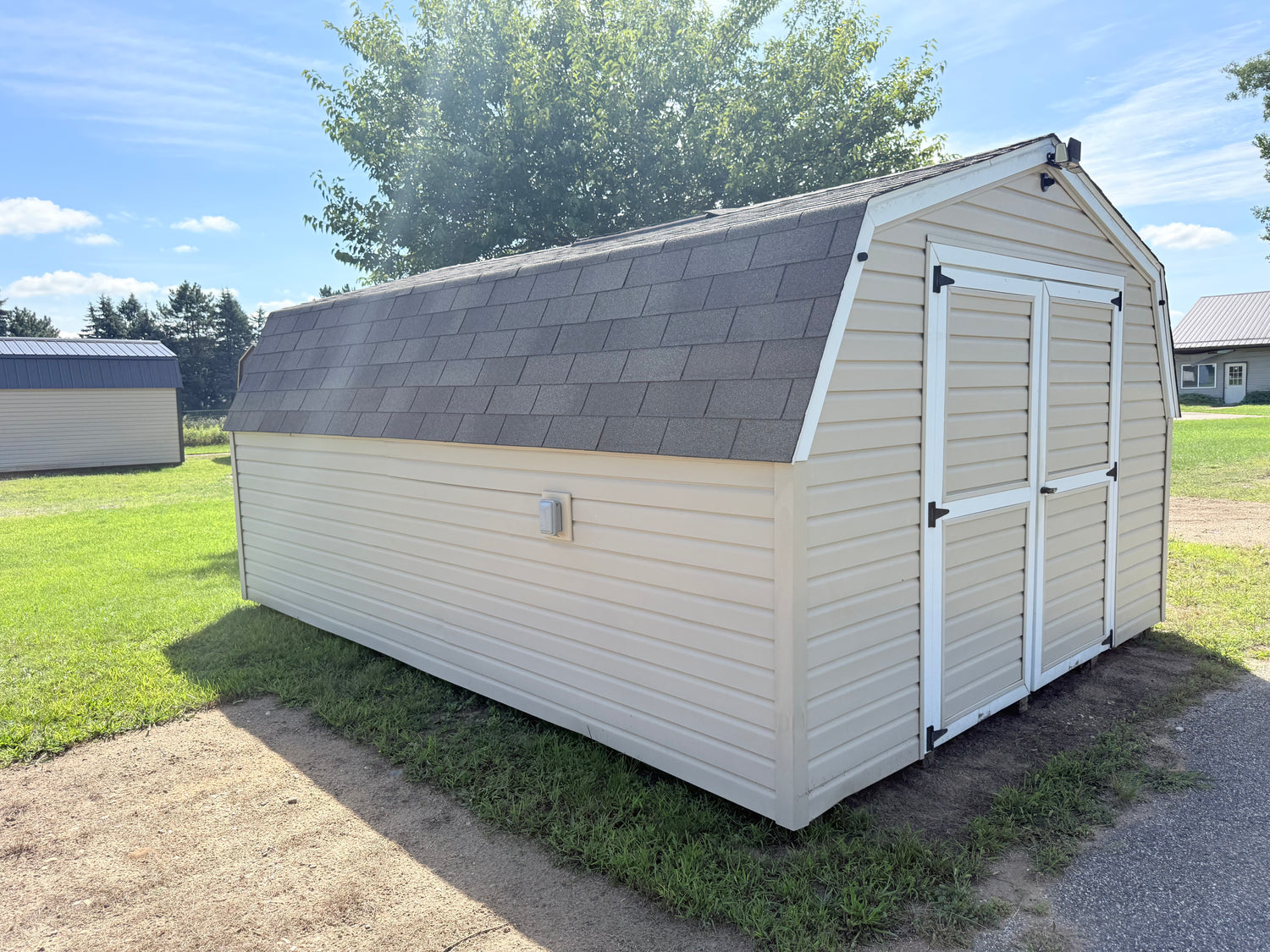 12x16 Vinyl 8' Pro Series - Wayland Lot