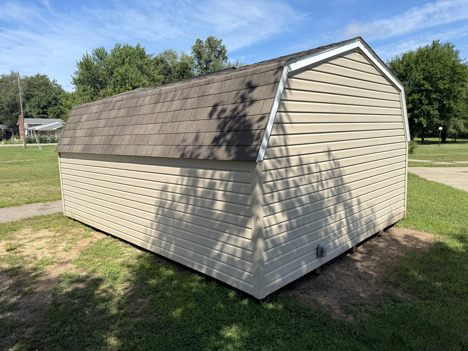 12x16 Vinyl 8' Pro Series - Wayland Lot